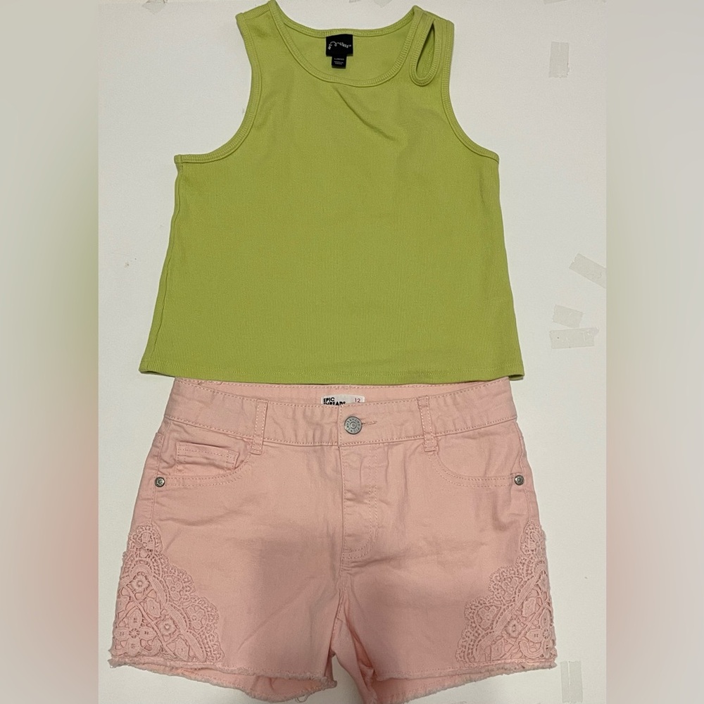 Girls top L(10/12) + shorts (12)
